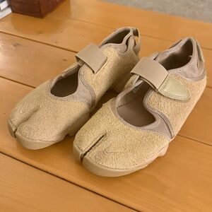 Nike Air Rift Premium Womens Sz 9 tabi